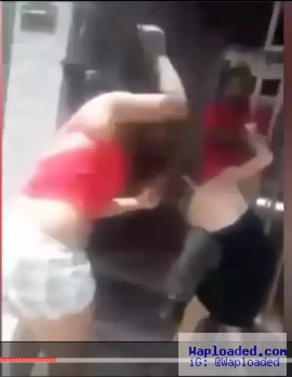 PHOTO + VIDEO: Woman Beats Up Husband’s Mistress and Throws Her Off a Bridge